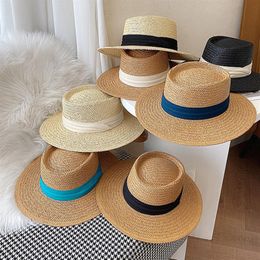 Wide Brim Hats Summer Women's Ribbon Straw Hat Female Retro British Flat Top Fresh Beach Classic Sunscreen HatWide