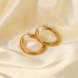 Edelstahl hohl Round Ohrringe Mode Einfacher 18K Gold plattiert Ins Wind verblassen keine Farbe Titanstahl Ohrringe für Frauen