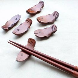 Japanese Eco Cooking Utensils Wooden Fish shape Chopsticks Holder Delicate Creative Decorative Chopstick Rest