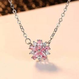 Pendant Necklaces Wholesale 10 Pink Cherry Blossom Necklace Shiny Zircon Fashion Simple Elegant Ladies Jewellery Gift