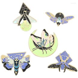 Brooches Luminated Insect Brooch Pins Butterfily Glow In Night Cartoon Lapel Pin Button Badges