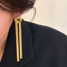 Women Designers Charm Fashion Luxurys Golden Flowers Earrings Sparkling Pearl Diamond Ear Studs Casual Vintage Brands Jewelry