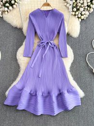 Casual Dresses Autumn Women Pleated Midi Dress Vintag V-Neck Long Sleeve Ruffle Hem High Waist Draped Vestidos Female Purple/Red/Yellow Robe