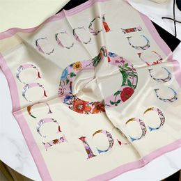 Sommer Designer Schal Für Frauen Schal Seide Quadrat Schal Kopftuch 70 cm Stricken Luxus Box Brief Blume Mode Schals