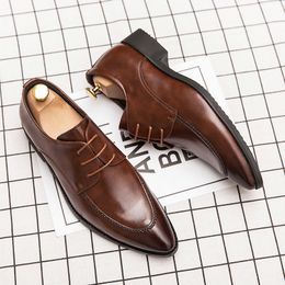 2023 Men Business Shoes Banquet Wedding Shoes Men Moccasins Shoes Breathable Gentleman Driving Shoes Social Classic Oxford Shoes