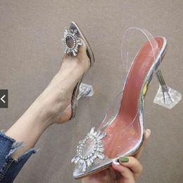 Хрустальные сандалии указали прозрачные прозрачные чашки из ПВХ высокого каблука Сексуальные летние туфли.