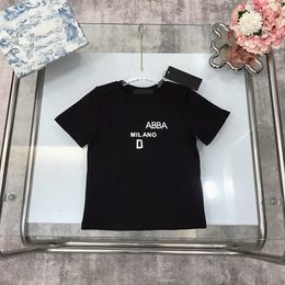 23SS Tasarımcı Marka Çocuk Kısa Kollu Erkekler Klasik Logo Baskı T-Shirt Yeni Yaz Ürünleri Yüksek Kaliteli Çocuk Giysileri