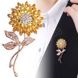 Fashion Crystal Sunflower Brooches For Women Charm Rhinestone Brooch Lapel Pins Party Wedding Gifts Clothing Accessories Jewellery