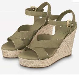 2023 Designer Women Sandals Heel Wedge Sandal Platform Shoes Leather High With Adjustable Buckle Wedding Dress Lady Size 35-41 With Box NO378