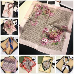 Дизайнерские буквы печатать цветочные шелковые шарф шарф для женщин для женщин с длинной ручкой для сумки шарфы на плечо платка лента