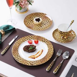 Canecas de café de porcelana e xícaras de café conjuntos de pratos de jantar de mesa de mesa de mesa Drinkware Luopard Luxury Designs 2023 Nova chegada