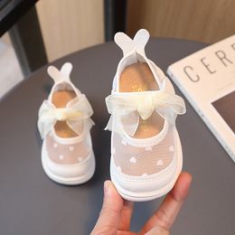 First Walkers Baby Girls Walking Shoes Breathable Mesh Love Embroidery Lovely Korean Style Summer Princess Children Casual Moccasin Shoes 230314