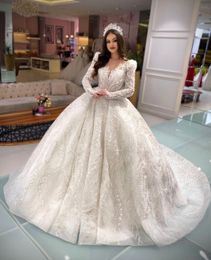 Luxury Ball Gown Wedding Dresses Long Sleeves V Neck Sparkly Sequins Appliques Beaded Ruffles Zipper Diamonds Bridal Gowns Plus Size Custom Made Vestido de novia