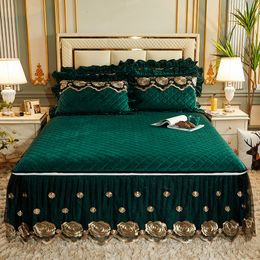 Bed Skirt Luxury Euro Crystal Velvet Gold Lace Ruffles Quilted Zipper Removable Bed Skirt Mattress Cover Bedspread Pillowcases Bedding Set 230314