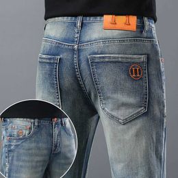 Men's Jeans Designer Straight Pants embroidery Casual Trousers Washed Fashion Jeans Zipper Access Control denims Fashion Cropped pants Sweatpants plus size 38