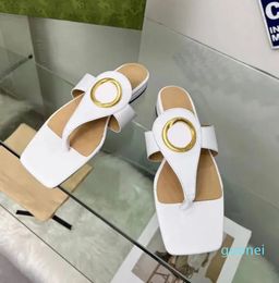 2023 Leather women's Slippers Fashion Flat sandals comfortable sand edge resort beach flip-flop with buckle slipper Size 35-40