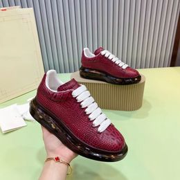 women and men's shoes designer luxury brand flat Sneaker couples contracted unique design very nice with box and dust bag