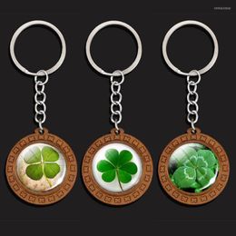 Keychains Lucky Four-leaf Clover Keyrings Po Glass Cabochon Pendant Keychain Handmade Wooden Keyring Wholesale