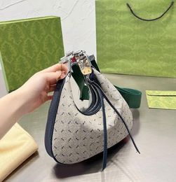 New Retro Crossbody bags 2023 Half Moon Bags Women Handbags Shoulder Croissant Bags Clutch Purse Old Flower Canvas Red Green Strap