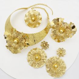 Sets Wedding Jewelry Sets Dubai Flower Beads Necklace Earring Bracelet Ring For Bride Women Charms Indian 18K Gold Plated 230316