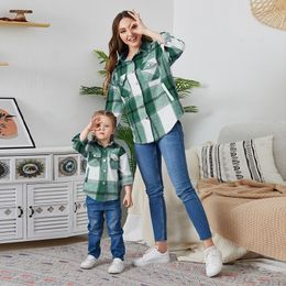 Family Matching Outfits Family Set Plaid Mother Daughter Matching Blouses Long Sleeve Mommy and Me T-Shirts Dresses Autumn Mom Baby Women Girls Clothes 230316