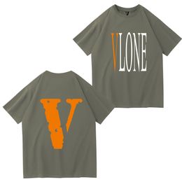 Popualr Marke Vlone Mens Womens Designer T -Shirts Loose Tees Mody Brands Tops Man Casual Vlones Shirt Luxurys Kleidung Polos Shorts Ärmeln 2023 Neu