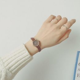 Wristwatches Hong Kong Style Watch Female Student Retro Classic Small Fresh Girl Sen Tie Thin Belt Ins Extremely Simple