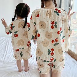 Family Matching Outfits Family Matching Clothes Summer Set Cute Cotton Linen Baby Set Mother Daughter Son Short sleeve Top and Short Clothes 2PCS/SET 230316