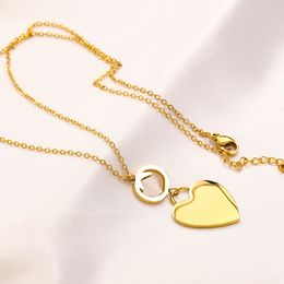 Classic High Sense Pendant Necklace Luxury Girls Couple Love Necklace Designer Jewellery Accessories Charm Long Chain 18k Gold Plated Necklace With Gift Box