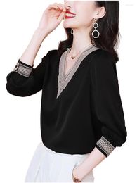 Women's Blouses Women Spring Summer Shirts Lady Fashion Casual Long Sleeve V-Neck Collar Sexy Lace Embroidery Blusas Tops G2334