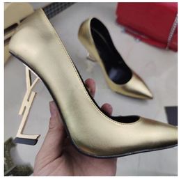 Designer Red-Bottoms Women Dress shoes High-heeled Luxurys Designers Shoe 10cm Heels Black Golden Gold Wedding Shoes35-42