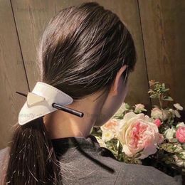 Designers Leather Hairpins Luxury Designer Jewellery Accessories Women Triangular Hair pins P Metal Label Hairband Headdress For Girl With Box