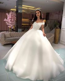 Elegant Ball Gown Wedding Dresses Sleeveless V Neck Off Shoulder Sparkly Sequins Appliques Beaded Ruffles Pearls Bridal Gowns Plus Size Custom Made Vestido de novia