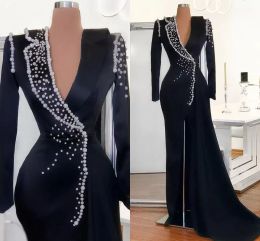 Ny långärmad v-ringning prom klänning elegant hög slits kvinnliga formella klänningar svarta satin pärlor afrikanska kvällsklänningar
