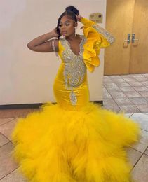 Yellow Velvet Mermiad Prom Dresses 2023 For Black Girls Ruffel One Shoulder Plus Size Birthday Party Gowns With Tassels Tulle Train