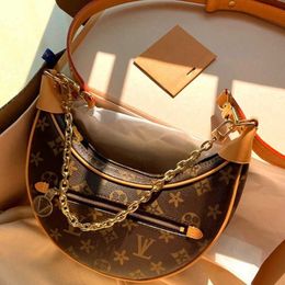 Evening Bags Croissant bag shoulder hobo designer Purse M81098 Cosmetic half-moon baguette underarm Handbag crossbody Metal Chain Collection luxury Women