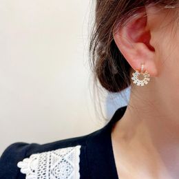 Dangle Earrings Luxe Zirconia Circle Earring Honey Gold Color Flower Minimalist Korean Latest Earings Dazzling Jewelry Boho Woman Cadeau