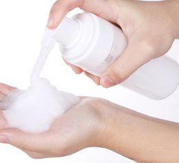 Classic Foaming Plastic Pump Bottle 200 ml Soap Foam Dispenser-Refillable Portable Empty Foaming Hand Soap Suds Dispenser Bottle Travel