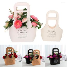 Gift Wrap Fashion Florist Rose Box Kraft Paper Wedding Handheld Decorative Flowers Boxes Birthday Party Packaging Bag Decoration