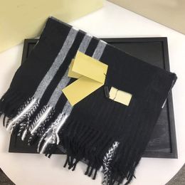 Luxury Designer Sconef Cashmere Tassel Designers de xadrez clássicos Scawfs Shawl for Winter Womens and Mens