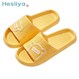 Slippers Summer Women Men's Slippers Bear Cat Rabbit EVA Indoor Bath Thick Platform Non-Slip HomeCartoon Flip Flops Beach Sandals Slides Z0317