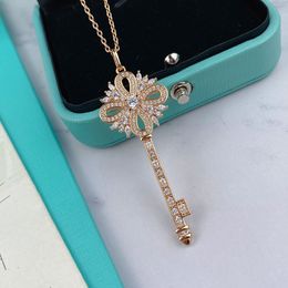 Designer Halskette Schmuck Gold und sigerer Victoria Key Anhänger Halsketten für Frauen Full Diamonds Mode Top -Level -Kostüme Langkette Langkette