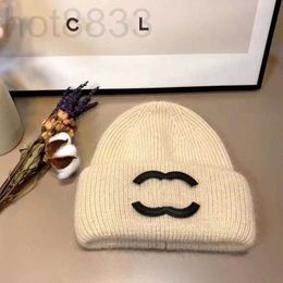 Beanie/skull Caps Designer Brand Men's Beanie Hat Women's Autumn and Winter Small Fragrance Style New Warm Fashion All-match Ce Letter Knitted LR40
