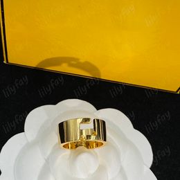 Designer Ring Luxury Gold Letters Love Rings Fashion Womens Jewellery Stylish Pearl Wedding Ring Shining Jewelly Adjustable Size With Box