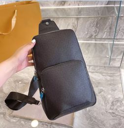 High Quality Avenue Sling Bag Mens Designer 5A Leather Shoulder Bags Mans Luxurys Designers Cross Body Purse Wallet Hobos Message Handbag Tote Belt Bag Bumbag