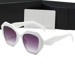 Designer Sunglasses Mens Glasses Outdoor Photo Frame Shading PC Fashion Classic Womens Mirrors Kings YWSZ