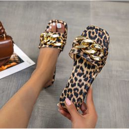 Slippers Plus Size 35-43 Flat Leopard Women'S Slippers New European American Metal Chain Square Toe Flat Shoes Women'S Sandals Slippers Z0317