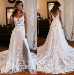 2023 Glamorous Sleeveless 3D Flowers Lace Wedding Dresses Spaghetti Straps Split Side Full Appliqued Covered Buttons Plus Size Bridal Wedding Gowns BC15255 E0318