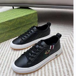 Fashion Men Casuals Shoes Thick Bottom Basket Running Sneakers Italy Refined Elastic Band Low Top Graffiti Leather Designer Outdoor Walk Casual Trainers Box EU 38-44