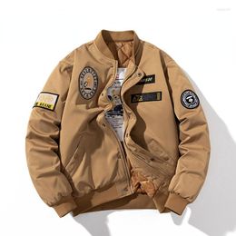 Giacche da uomo Giubbotto bomber invernale Retro Uomo Stile americano Uniforme da baseball Ricamo militare Cotone Cappotto nero Cerniera Oversize